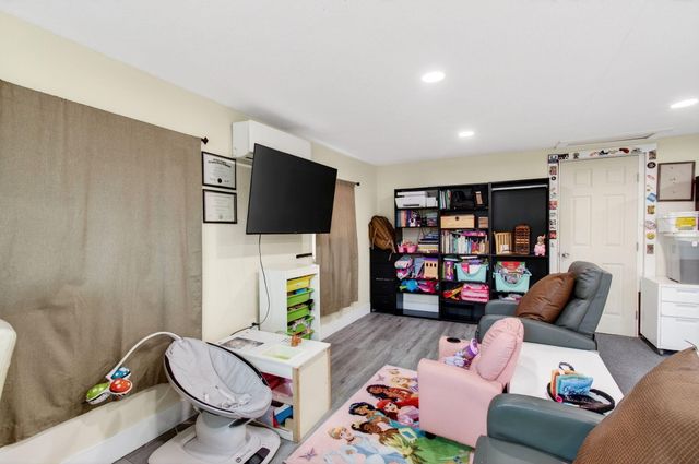 1071 Peak Road, Lake Worth, FL 33462