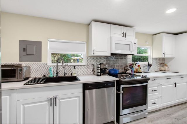 1071 Peak Road, Lake Worth, FL 33462