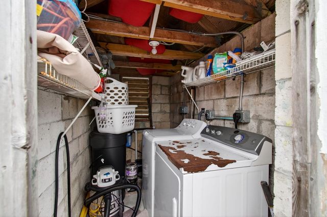 1071 Peak Road, Lake Worth, FL 33462