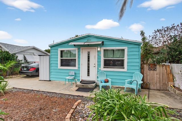 1071 Peak Road, Lake Worth, FL 33462