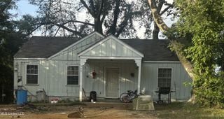 303 Sunny Lane Drive, Jackson, MS 39204