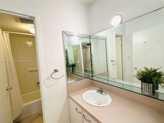 100 Lincoln Rd 1427, Miami Beach, FL 33139