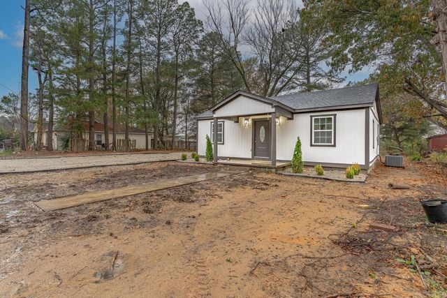 207 Perch Avenue, Harrisburg, AR 72432