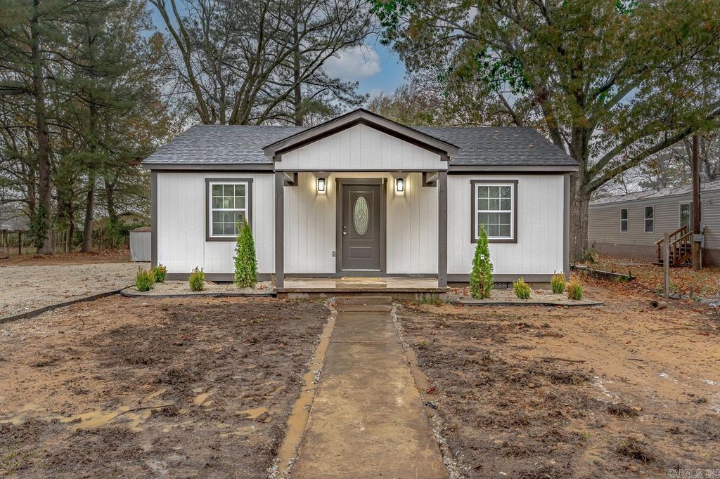 207 Perch Avenue, Harrisburg, AR 72432