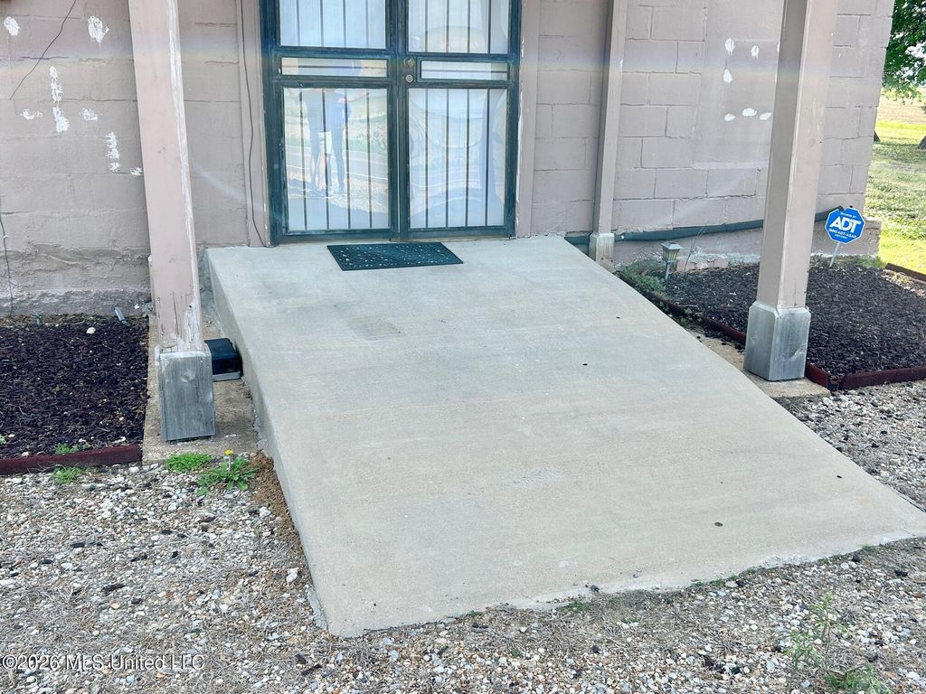 5530 Sanders Road, Walls, MS 38680 — photo 5