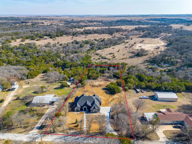 208 N Mountain Ridge, Cresson, TX 76035