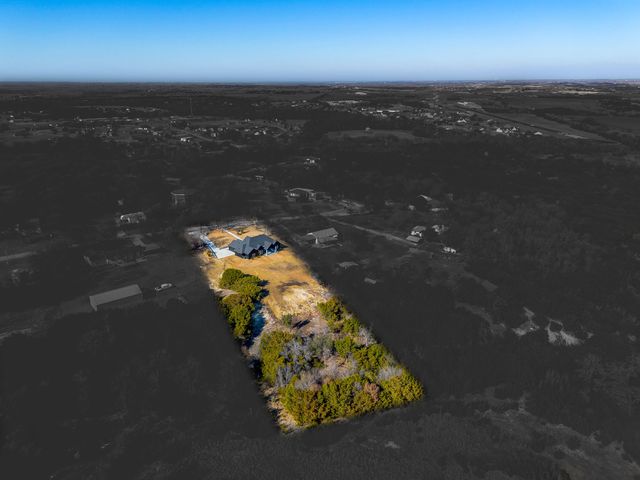 208 N Mountain Ridge, Cresson, TX 76035