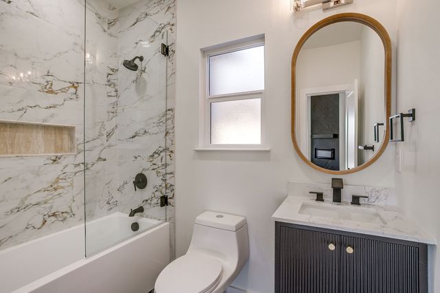 208 N Mountain Ridge, Cresson, TX 76035