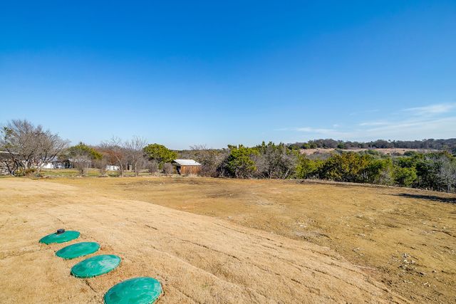 208 N Mountain Ridge, Cresson, TX 76035