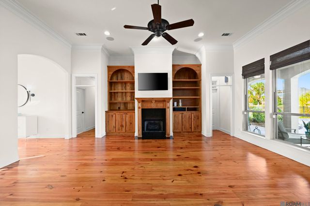 6176 Royal Dunes Dr, Gonzales, LA 70737