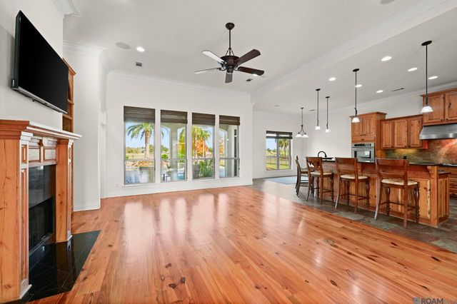 6176 Royal Dunes Dr, Gonzales, LA 70737