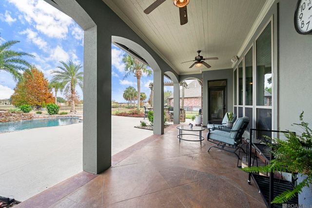 6176 Royal Dunes Dr, Gonzales, LA 70737