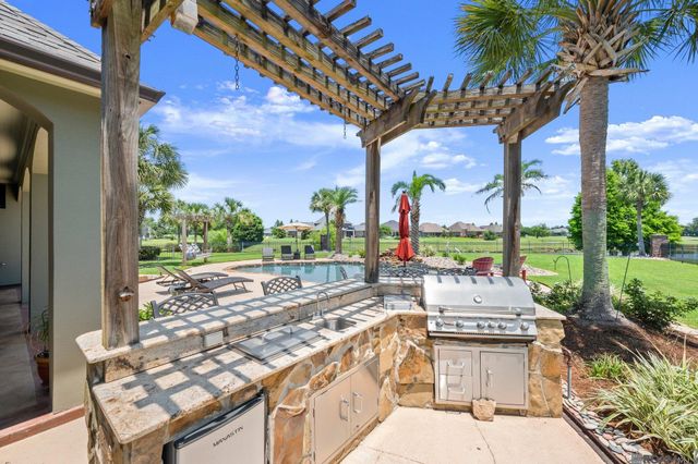 6176 Royal Dunes Dr, Gonzales, LA 70737