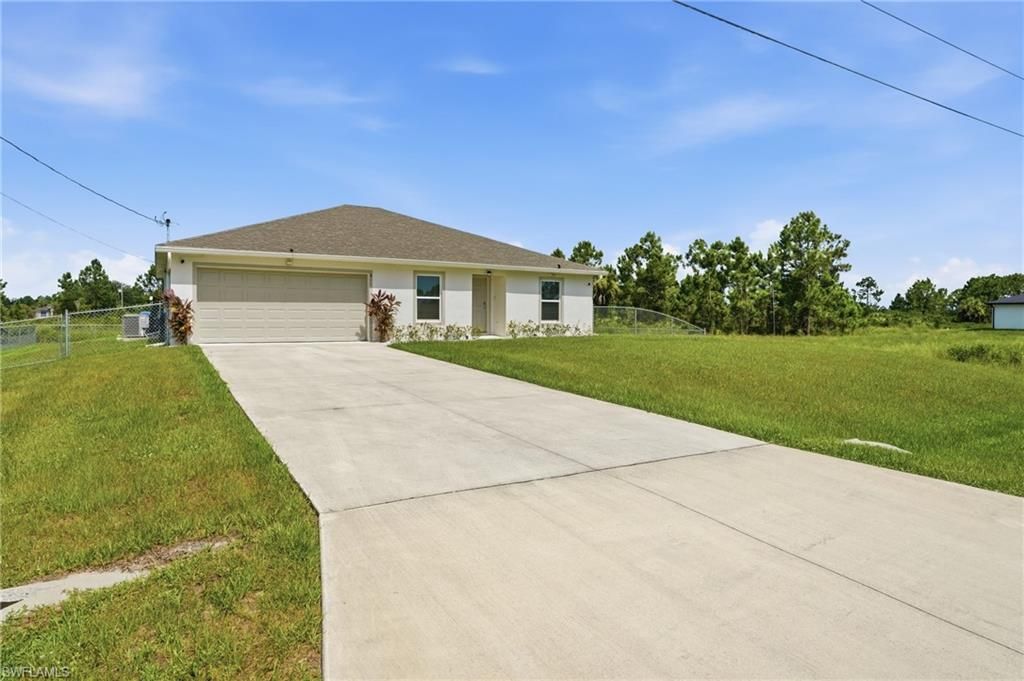 811 Coffield AVE, LEHIGH ACRES, FL 33974 — photo 2