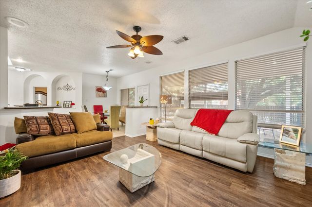 6307 Pierce Arrow Drive, Arlington, TX 76001