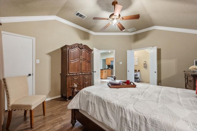 6307 Pierce Arrow Drive, Arlington, TX 76001