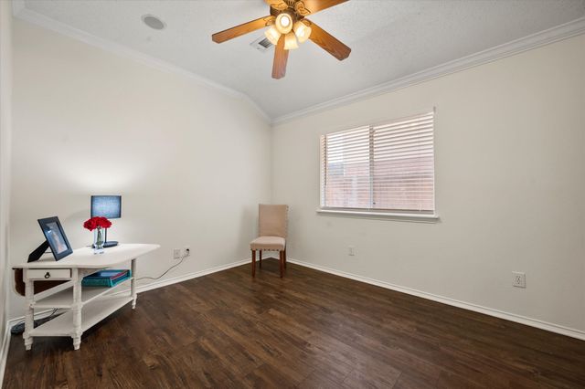 6307 Pierce Arrow Drive, Arlington, TX 76001