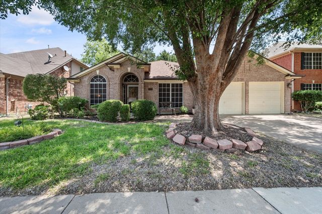 6307 Pierce Arrow Drive, Arlington, TX 76001