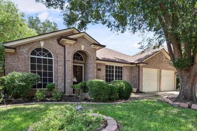 6307 Pierce Arrow Drive, Arlington, TX 76001
