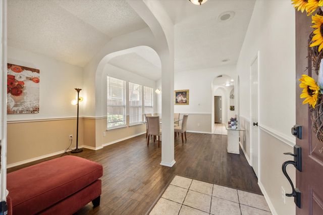 6307 Pierce Arrow Drive, Arlington, TX 76001