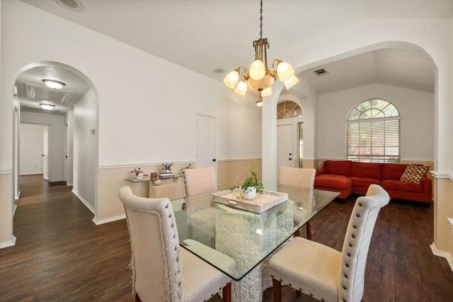 6307 Pierce Arrow Drive, Arlington, TX 76001