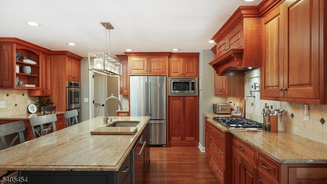 756 Kimball Ave, Westfield Town, NJ 07090