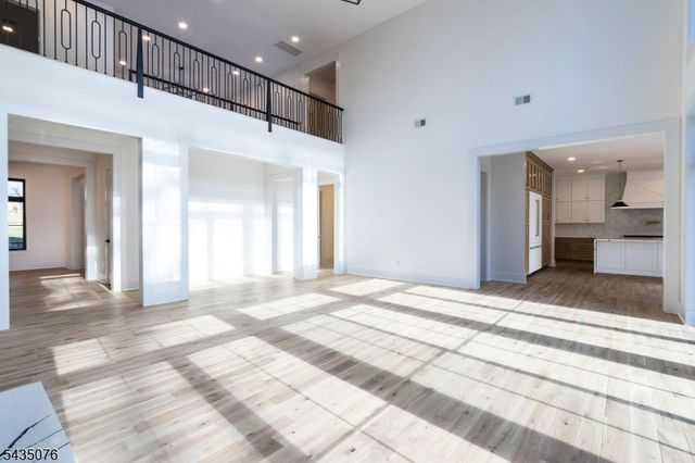 264 Ridge Rd, Watchung Boro, NJ 07069