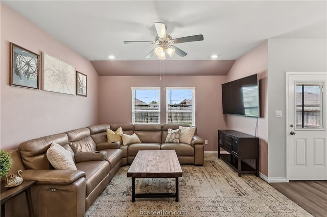 2024 Chief Street, Bryan, TX 77807