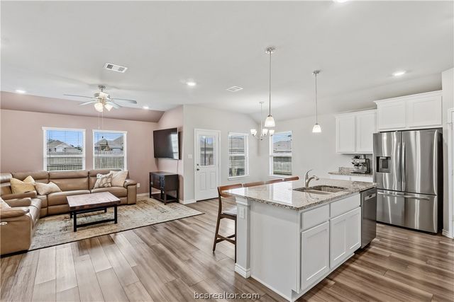 2024 Chief Street, Bryan, TX 77807