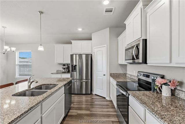 2024 Chief Street, Bryan, TX 77807