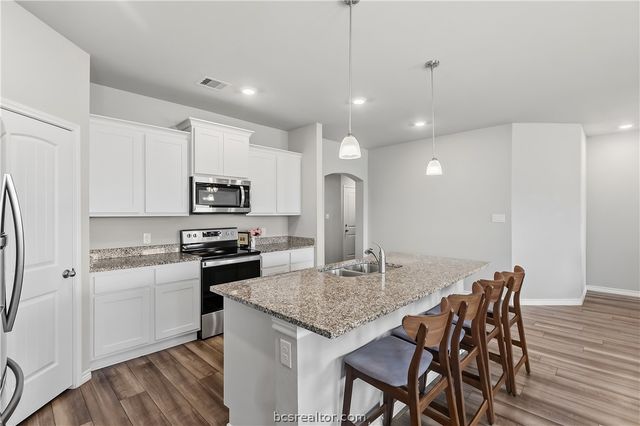 2024 Chief Street, Bryan, TX 77807