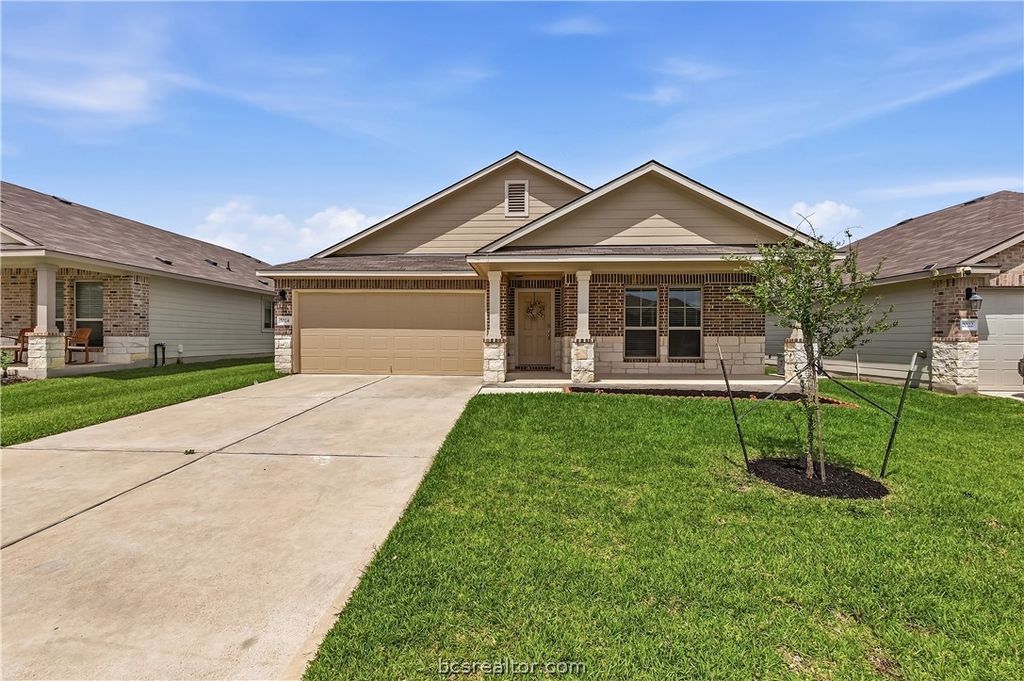 2024 Chief Street, Bryan, TX 77807