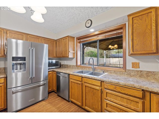 4314 Ne WILDROSE Dr, Vancouver, WA 98682