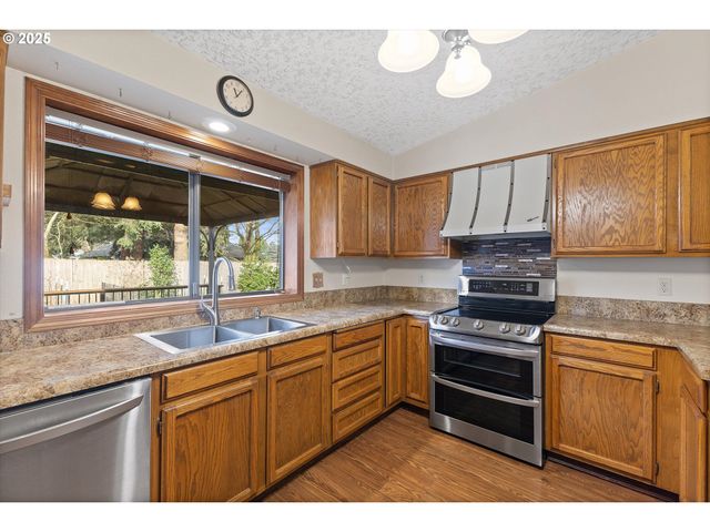 4314 Ne WILDROSE Dr, Vancouver, WA 98682