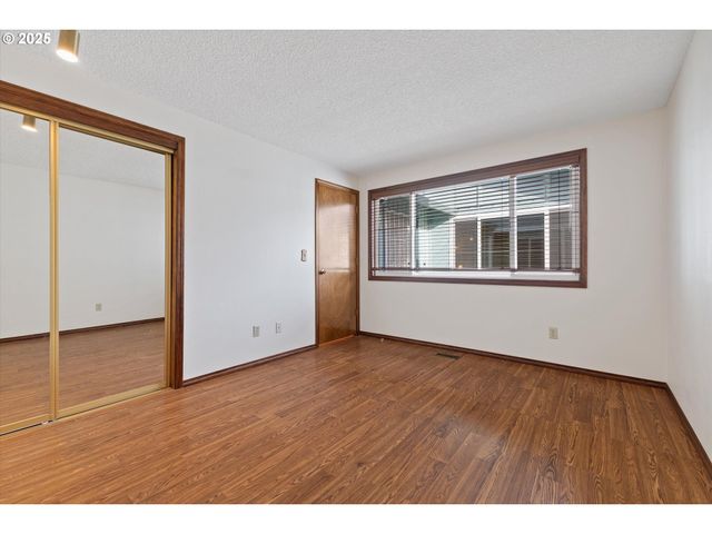 4314 Ne WILDROSE Dr, Vancouver, WA 98682