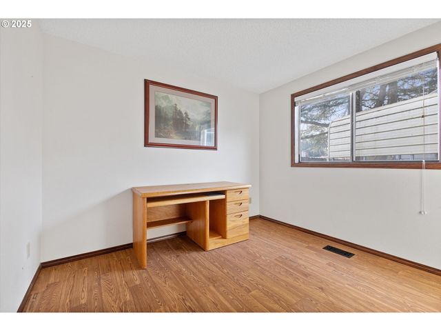 4314 Ne WILDROSE Dr, Vancouver, WA 98682