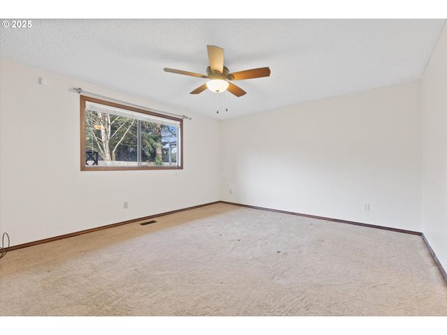 4314 Ne WILDROSE Dr, Vancouver, WA 98682