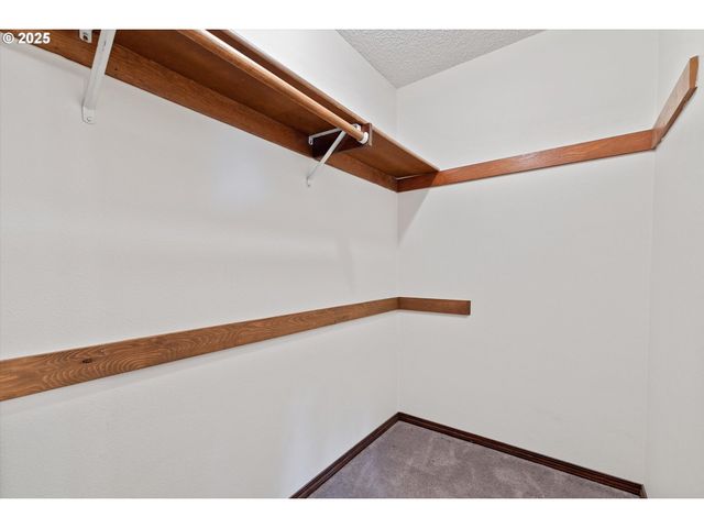 4314 Ne WILDROSE Dr, Vancouver, WA 98682