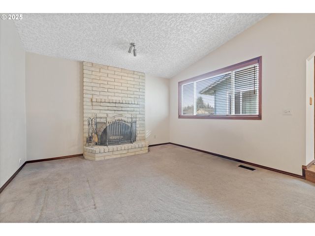 4314 Ne WILDROSE Dr, Vancouver, WA 98682