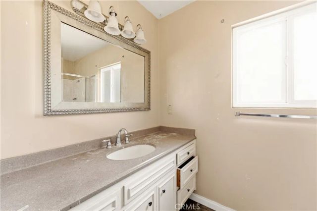 23347 Collins Street, Woodland Hills, CA 91367