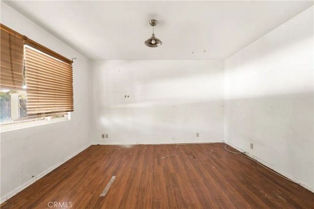 23347 Collins Street, Woodland Hills, CA 91367