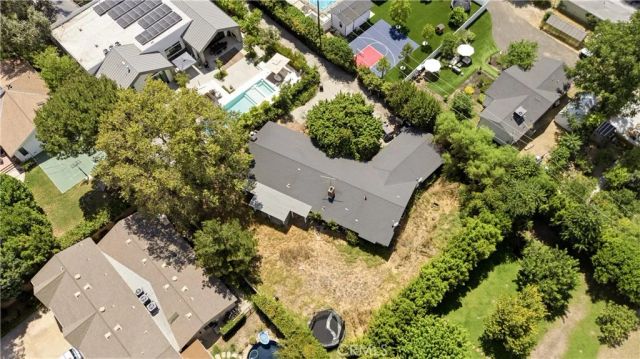 23347 Collins Street, Woodland Hills, CA 91367