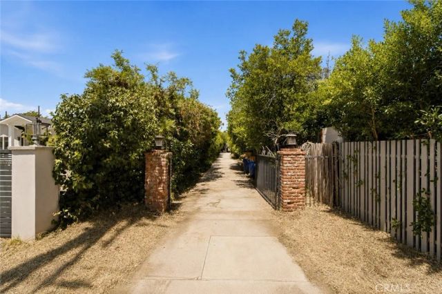 23347 Collins Street, Woodland Hills, CA 91367