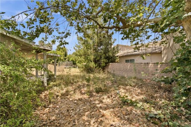 23347 Collins Street, Woodland Hills, CA 91367