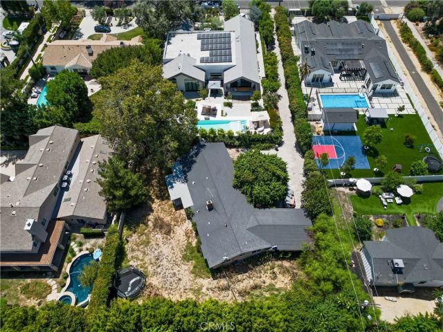 23347 Collins Street, Woodland Hills, CA 91367
