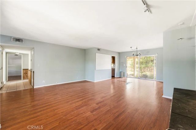 23347 Collins Street, Woodland Hills, CA 91367