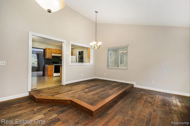 12161 Della Drive, Brighton, MI 48114