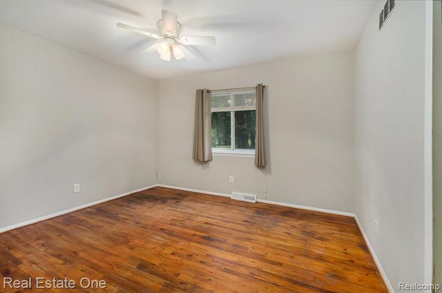 12161 Della Drive, Brighton, MI 48114