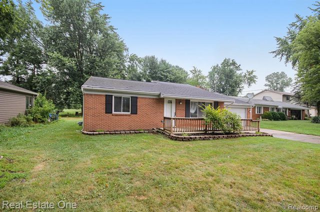 12161 Della Drive, Brighton, MI 48114