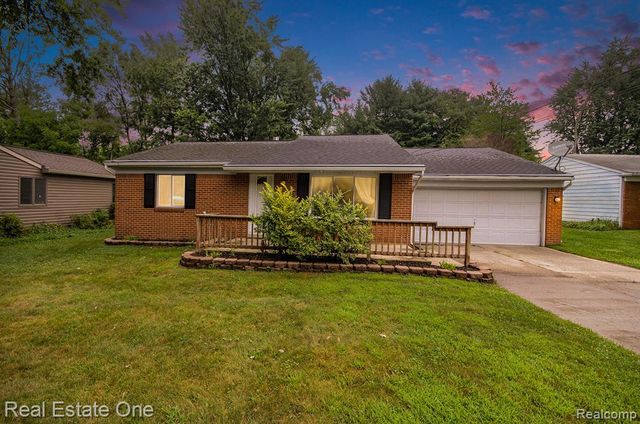 12161 Della Drive, Brighton, MI 48114